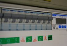 Electricity retailer goes one better