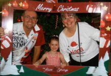 Heat doesn’t deter Christmas crowds