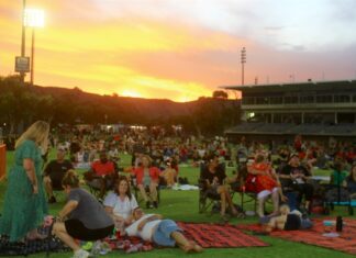 Stunning sunset lights up Carols